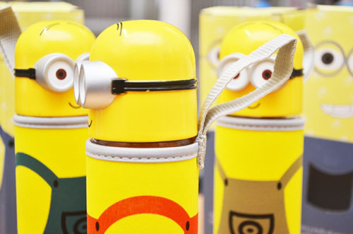 Bình nước giữ nhiệt minion