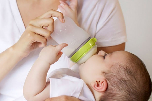 Bình sữa Comotomo 250ml cao cấp cho bé