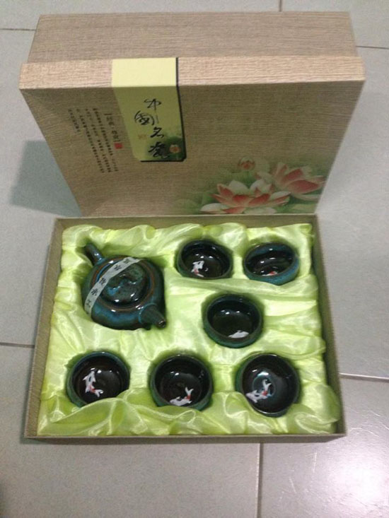 Bán buôn bộ ấm chén hình cá 3d 2 màu