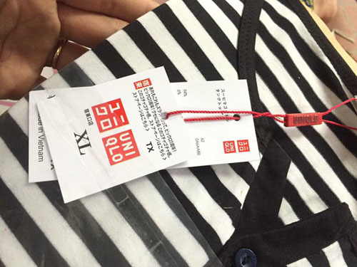 Bộ đồ mặc nhà pha kẻ Uniqlo