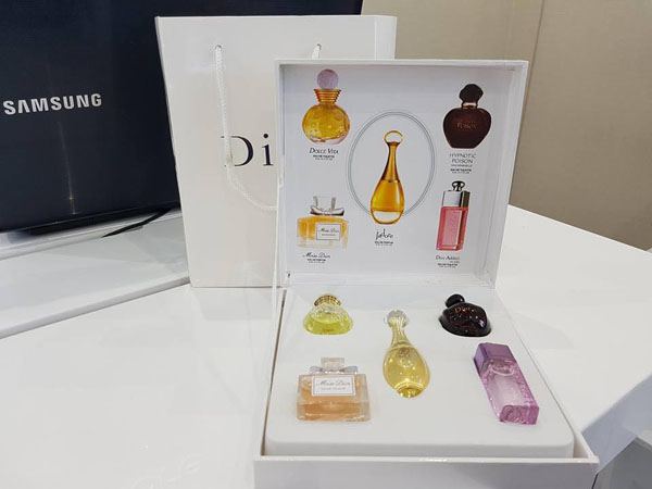 Bộ nước hoa dior hộp vuông sang trọng