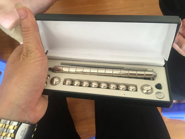 Bán sỉ bút bi nam châm Polar Pen