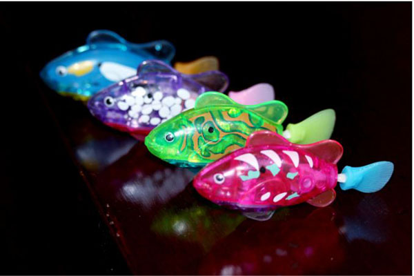 Cá cảnh chạy pin có đèn led Robo Fish