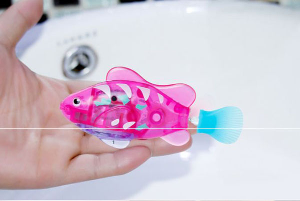 Bán buôn cá cảnh chạy pin có đèn led Robo Fish