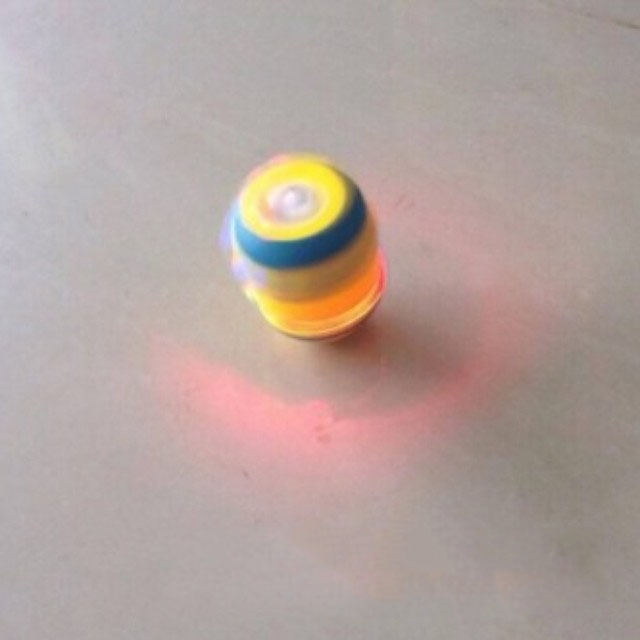 bán buôn con quay minion phát sáng