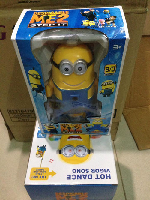 do-choi-minion-nhay-mua-xoay-360-do-5