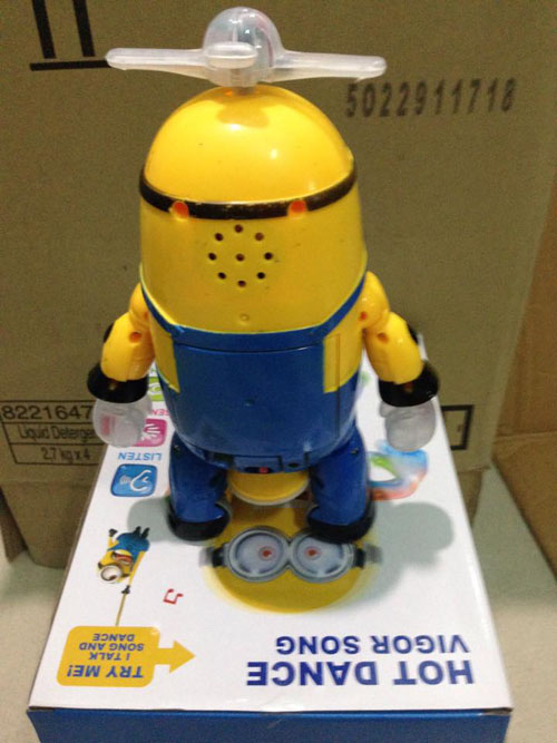 do-choi-minion-nhay-mua-xoay-360-do-7