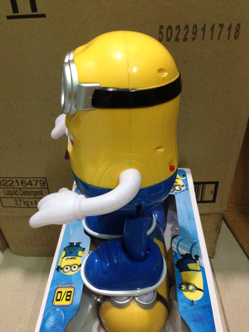 do-choi-minion-phat-sang-biet-hat-biet-nhay-5