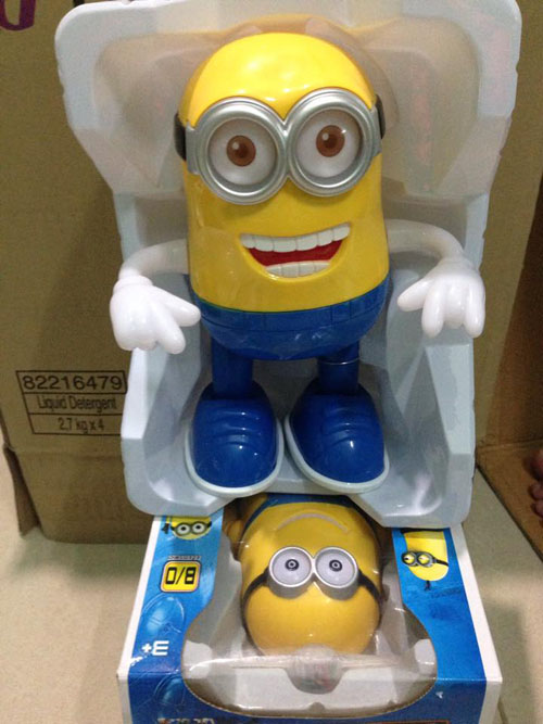 do-choi-minion-phat-sang-biet-hat-biet-nhay-9