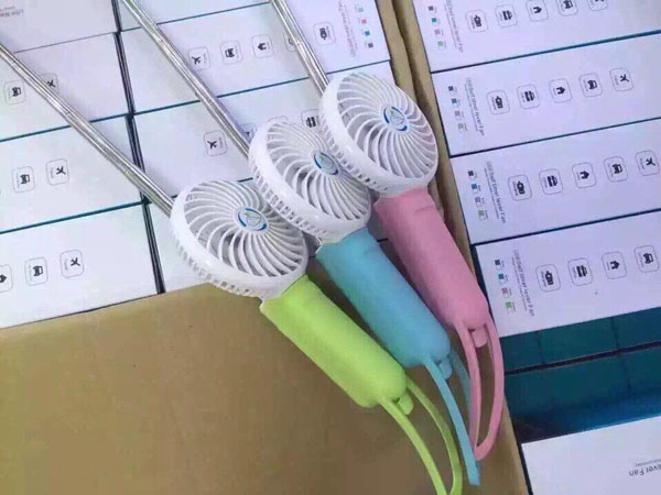 Gậy chụp hình tự sướng có quạt