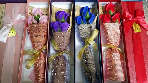 Bán buôn hoa hồng sáp thơm 3 bông giá rẻ