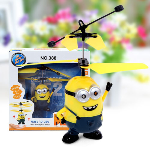may-bay-cam-ung-dieu-khien-minion-5
