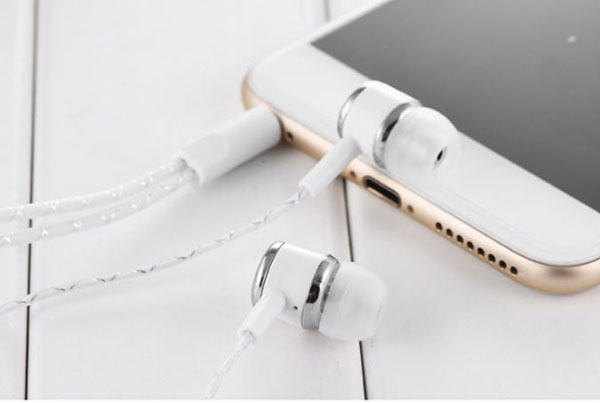 Micro kèm tai nghe cho điện thoại
