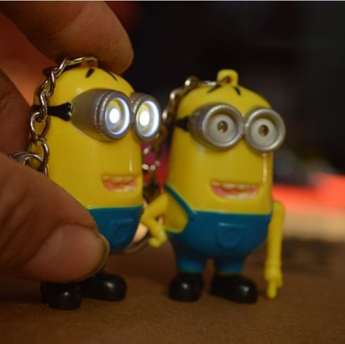 moc-chia-khoa-minion-phat-sang-biet-noi-2