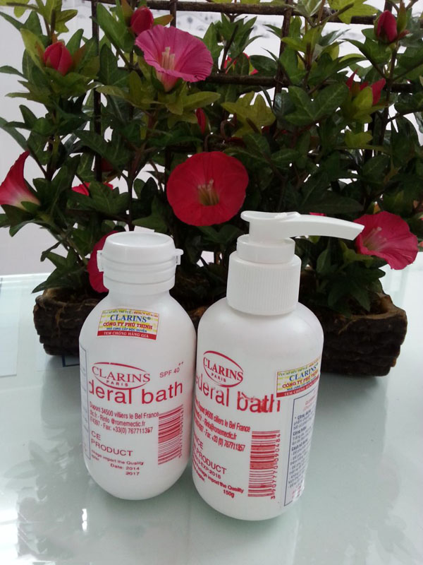 Bán sỉ sữa non kích trắng da Clarins Pháp