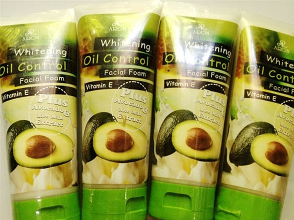 Bán buôn sữa rửa mặt bơ Aron Whitening Oil Control Thái Lan