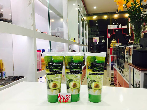 Bán sỉ sữa rửa mặt bơ Aron Whitening Oil Control Thái Lan