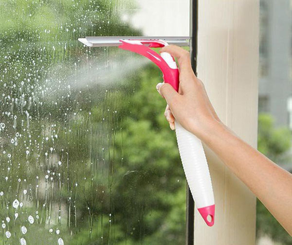 Thanh lau kính kèm bình xịt đa năng
