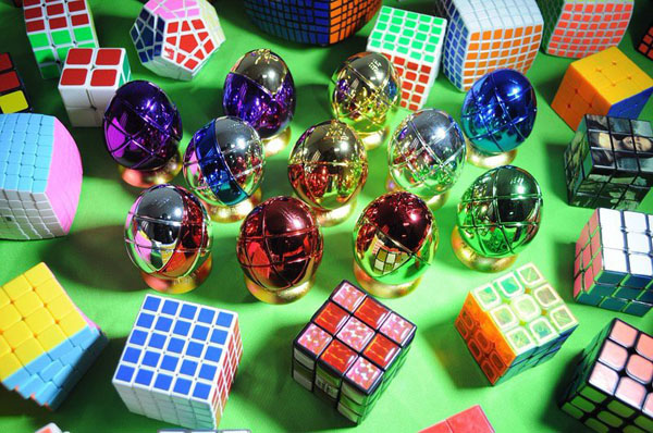 Trò chơi rubik 1 hộp 2 cái - 1 lớn 1 nhỏ